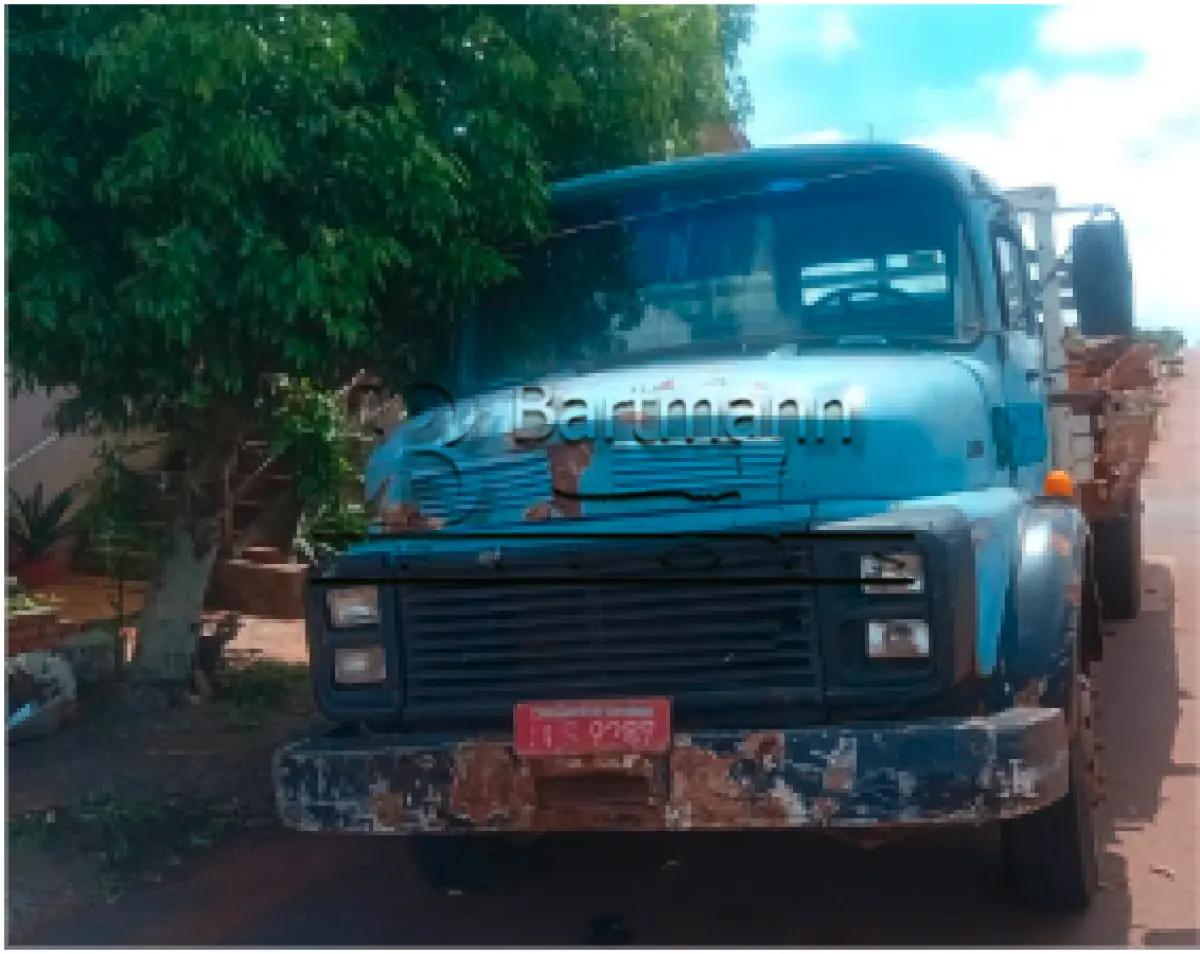 LOTE 005 - CAMINHÃO MERCEDES