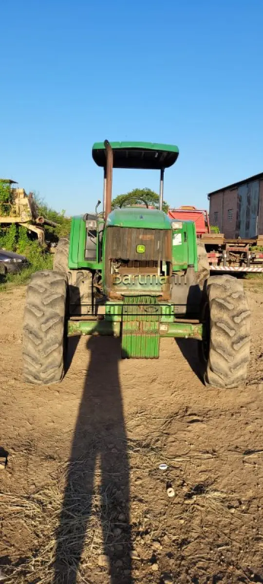 LOTE 002 - TRATOR JOHN DEERE