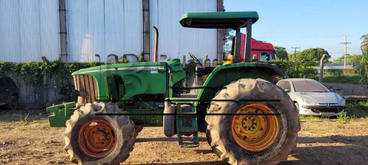 LOTE 002 - TRATOR JOHN DEERE