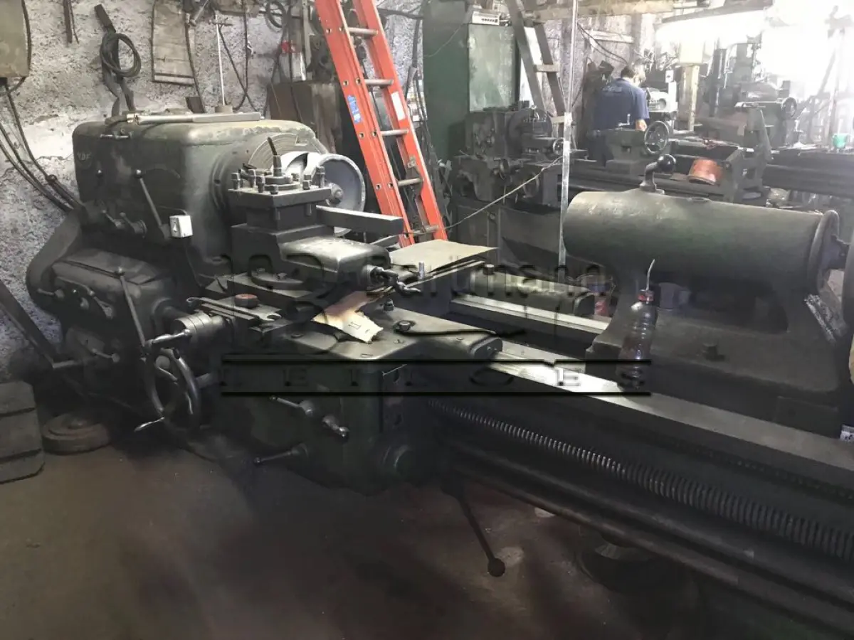 LOTE 002 - Torno Horizontal