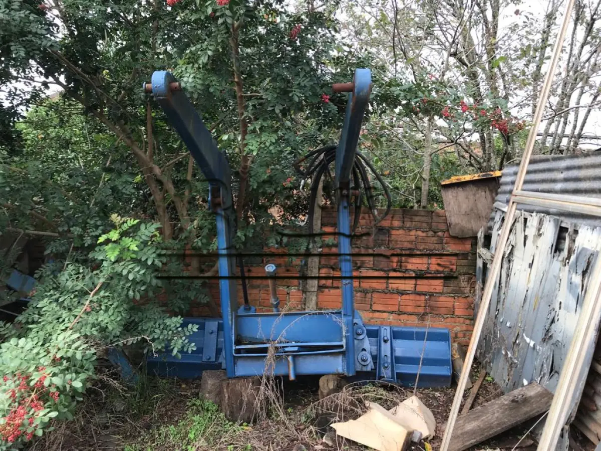 LOTE 001 - Lâmina Frontal