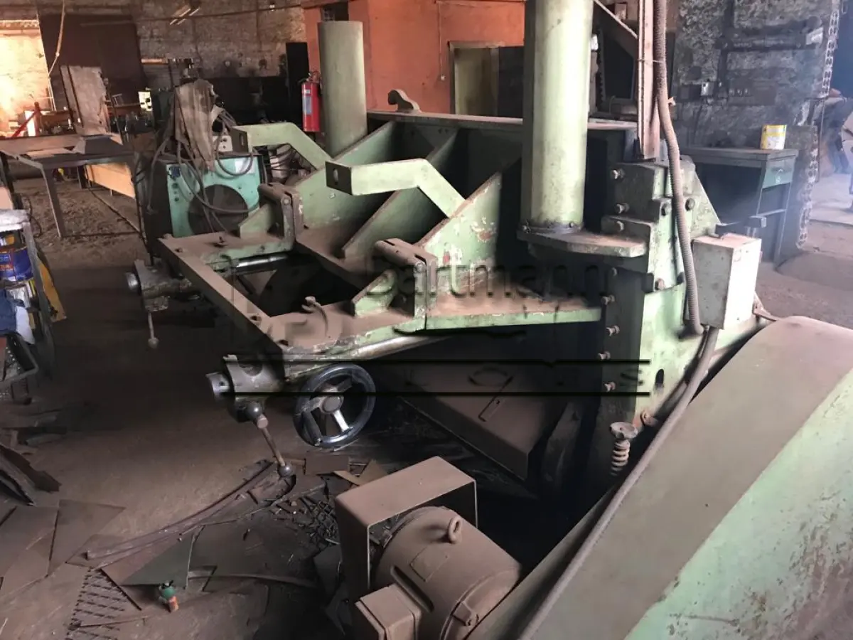 LOTE 001 - guilhotina de corte