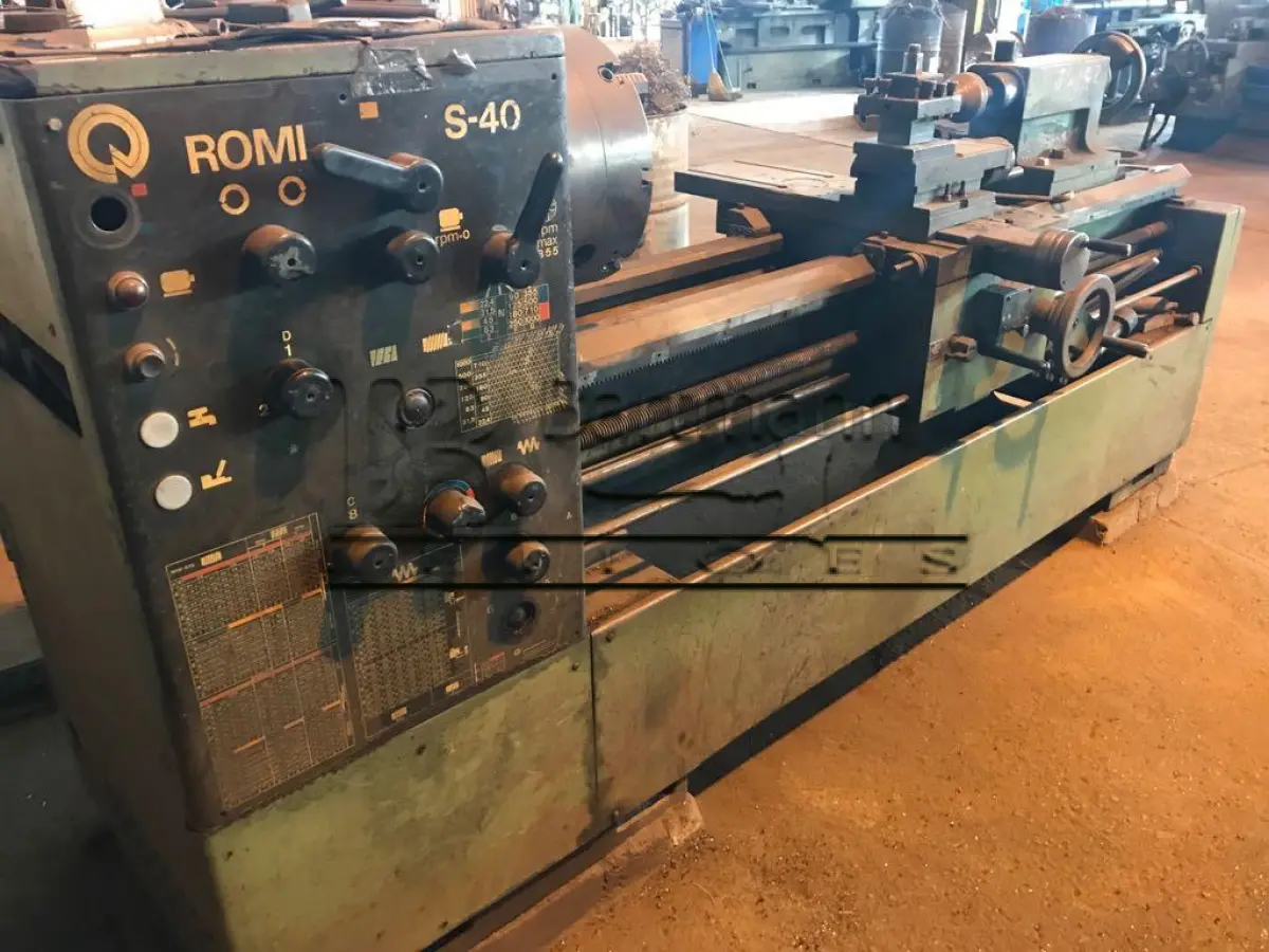 LOTE 001 - Torno Mecânico