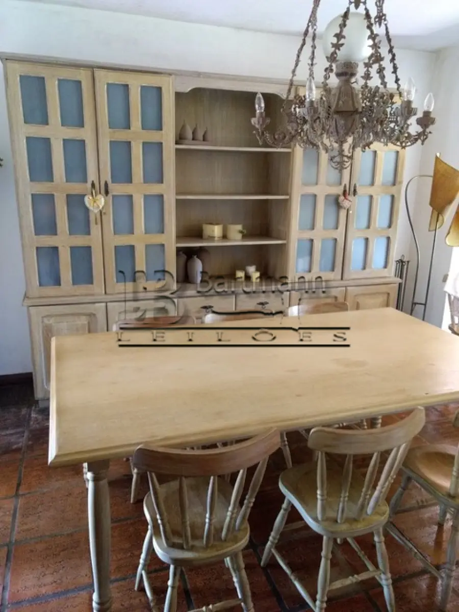 LOTE 015 - Armário/estante