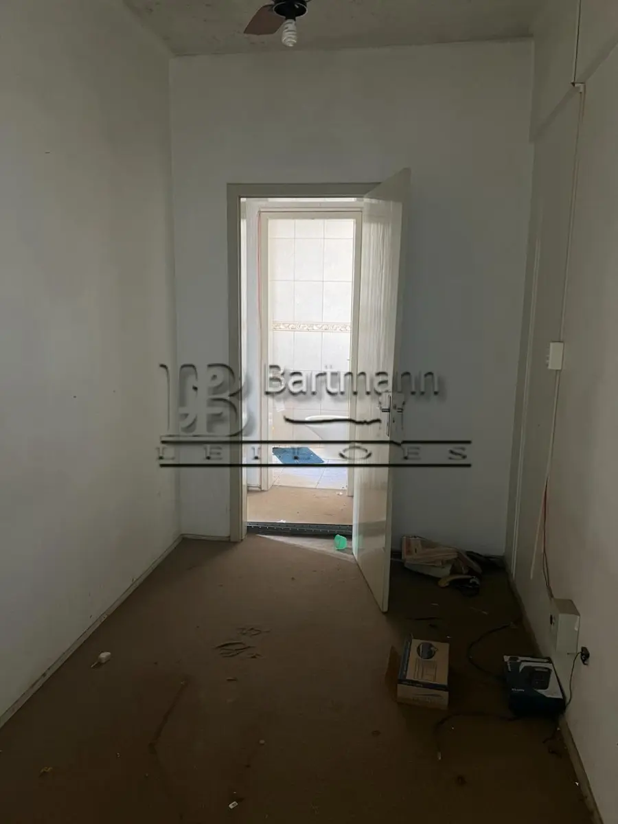 LOTE 001 - Sala comercial