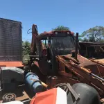 LOTE  - Retroescavadeira