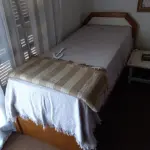 LOTE 028 - Cama de solteiro