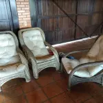 LOTE 038 - Cadeiras de madeira e palha trançada